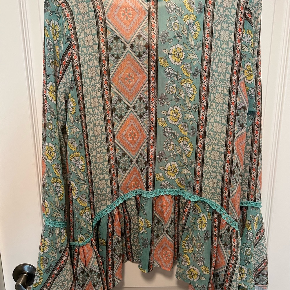 Beautiful patchwork style top - Picture 4 of 4